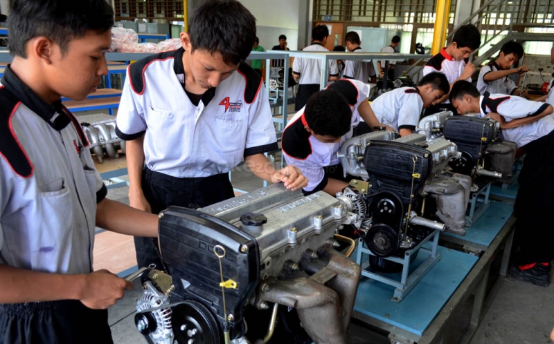 Pendidikan Berbasis Praktik untuk Siswa