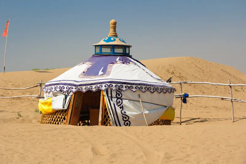 Ekspedisi Yurt di Gurun Gobi: Menginap di Tenda Mongolia dan Menyusuri Bukit Pasir Berbisik