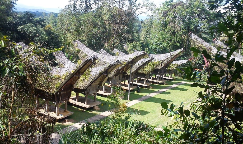 Liburan ke Tana Toraja, Sulawesi Selatan: Menyelami Budaya dan Upacara Tradisional